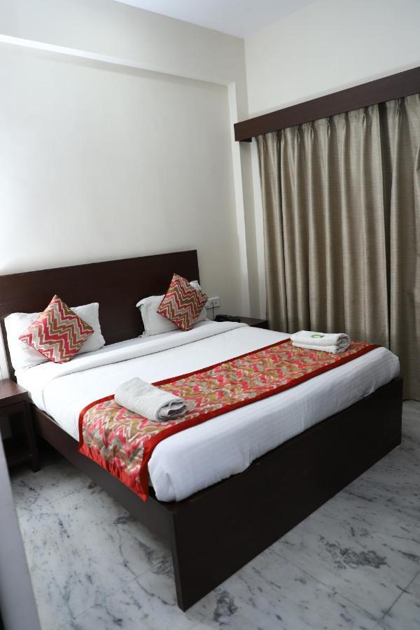 Hotel Sar Kamla Dham Skd Vrindavan Fully Vaccinated Staff Exteriör bild