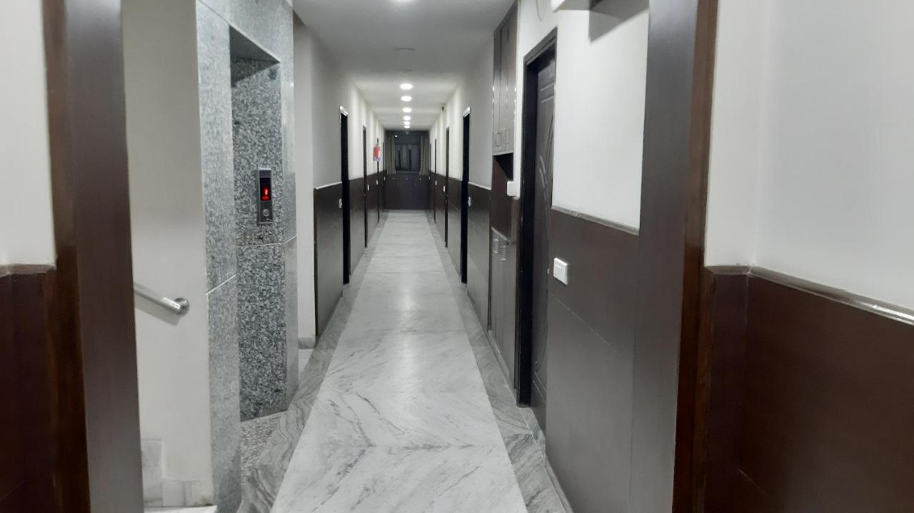 Hotel Sar Kamla Dham Skd Vrindavan Fully Vaccinated Staff Exteriör bild