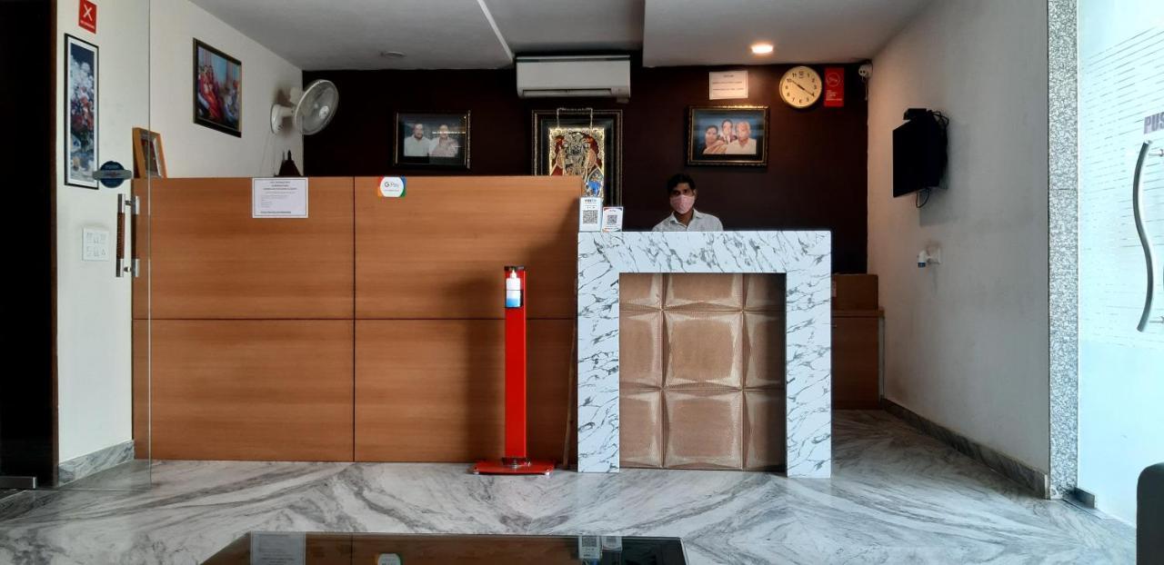 Hotel Sar Kamla Dham Skd Vrindavan Fully Vaccinated Staff Exteriör bild
