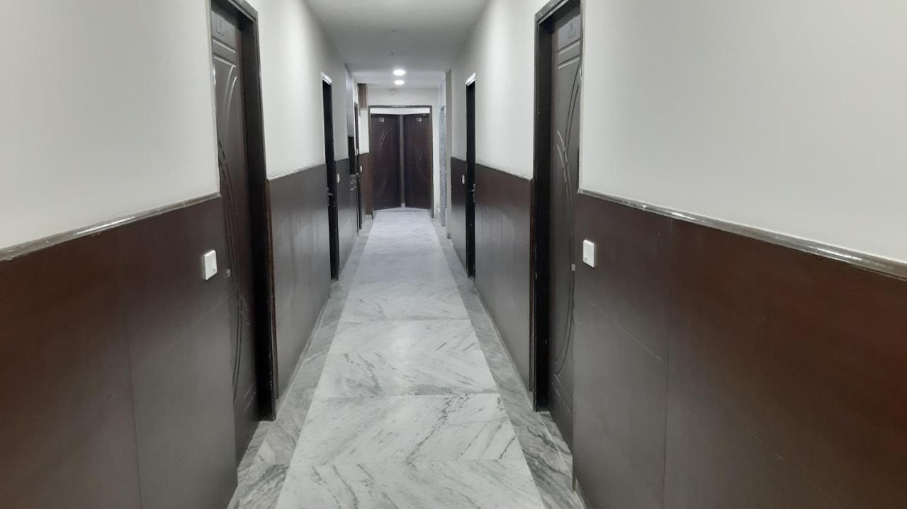 Hotel Sar Kamla Dham Skd Vrindavan Fully Vaccinated Staff Exteriör bild