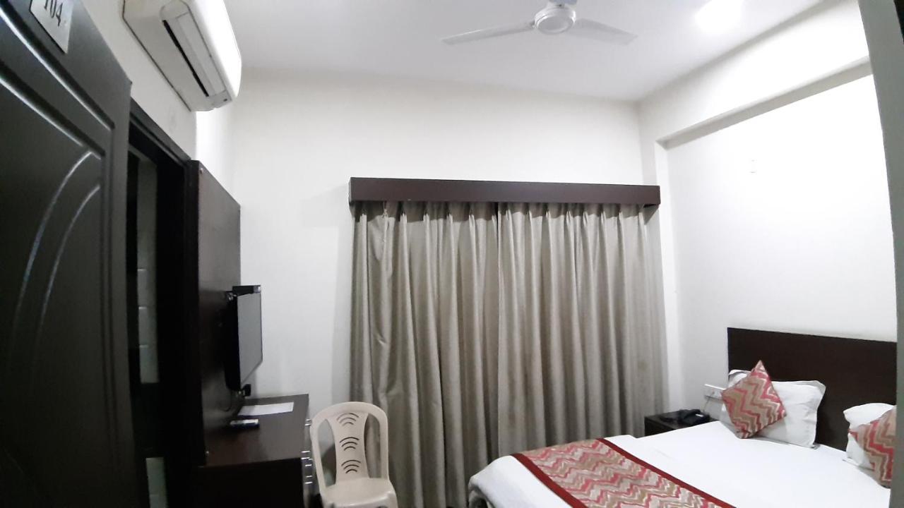 Hotel Sar Kamla Dham Skd Vrindavan Fully Vaccinated Staff Exteriör bild