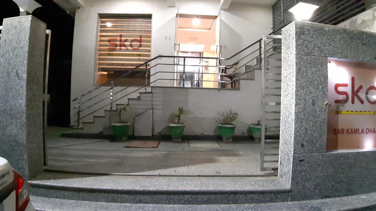 Hotel Sar Kamla Dham Skd Vrindavan Fully Vaccinated Staff Exteriör bild