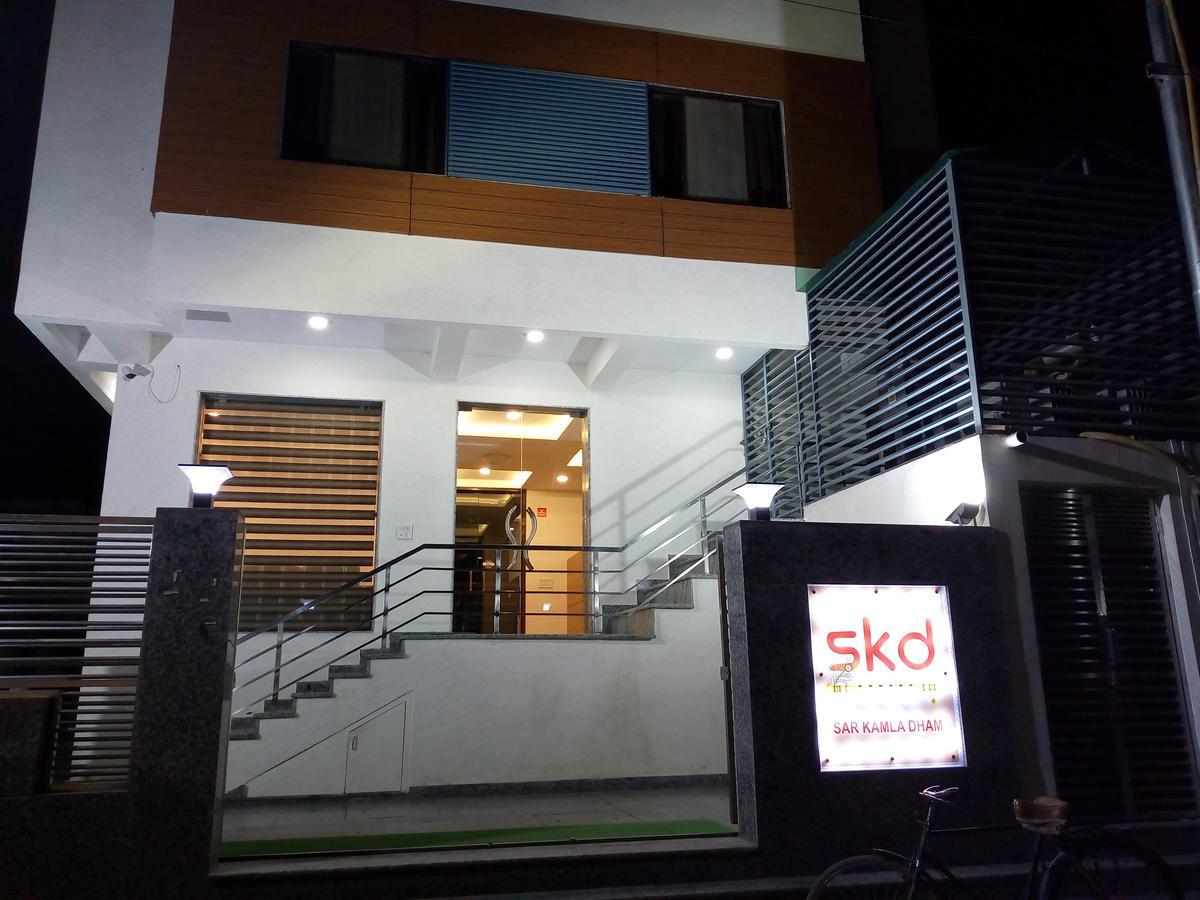 Hotel Sar Kamla Dham Skd Vrindavan Fully Vaccinated Staff Exteriör bild