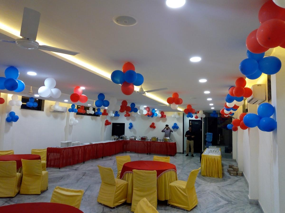 Hotel Sar Kamla Dham Skd Vrindavan Fully Vaccinated Staff Exteriör bild