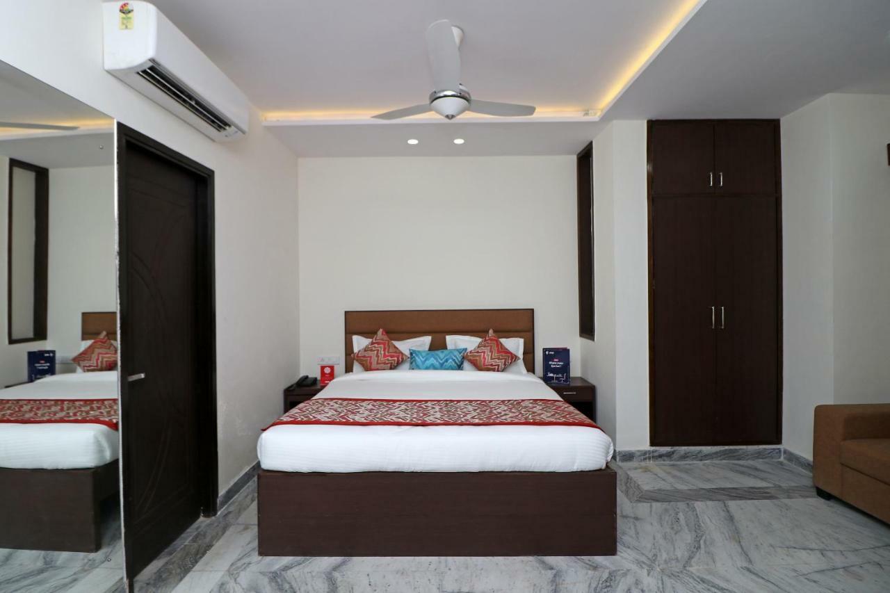 Hotel Sar Kamla Dham Skd Vrindavan Fully Vaccinated Staff Exteriör bild