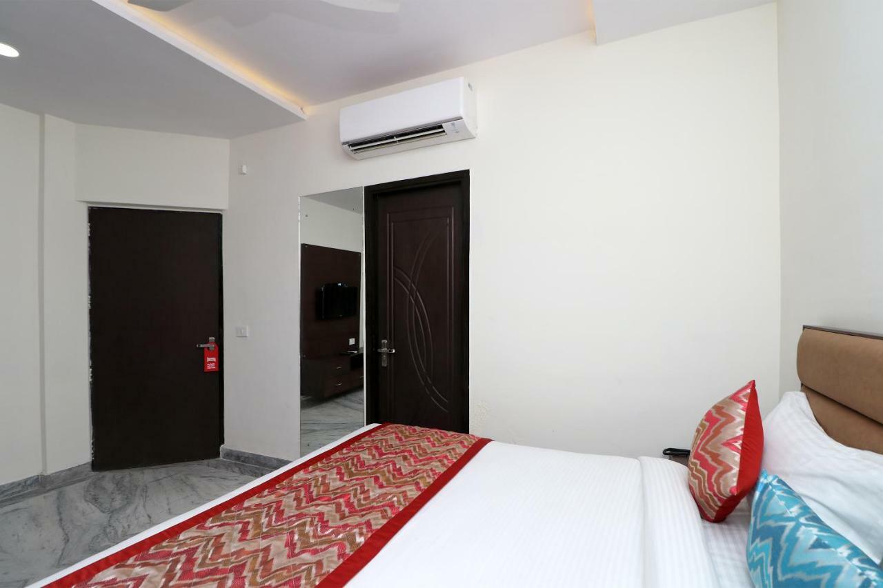 Hotel Sar Kamla Dham Skd Vrindavan Fully Vaccinated Staff Exteriör bild