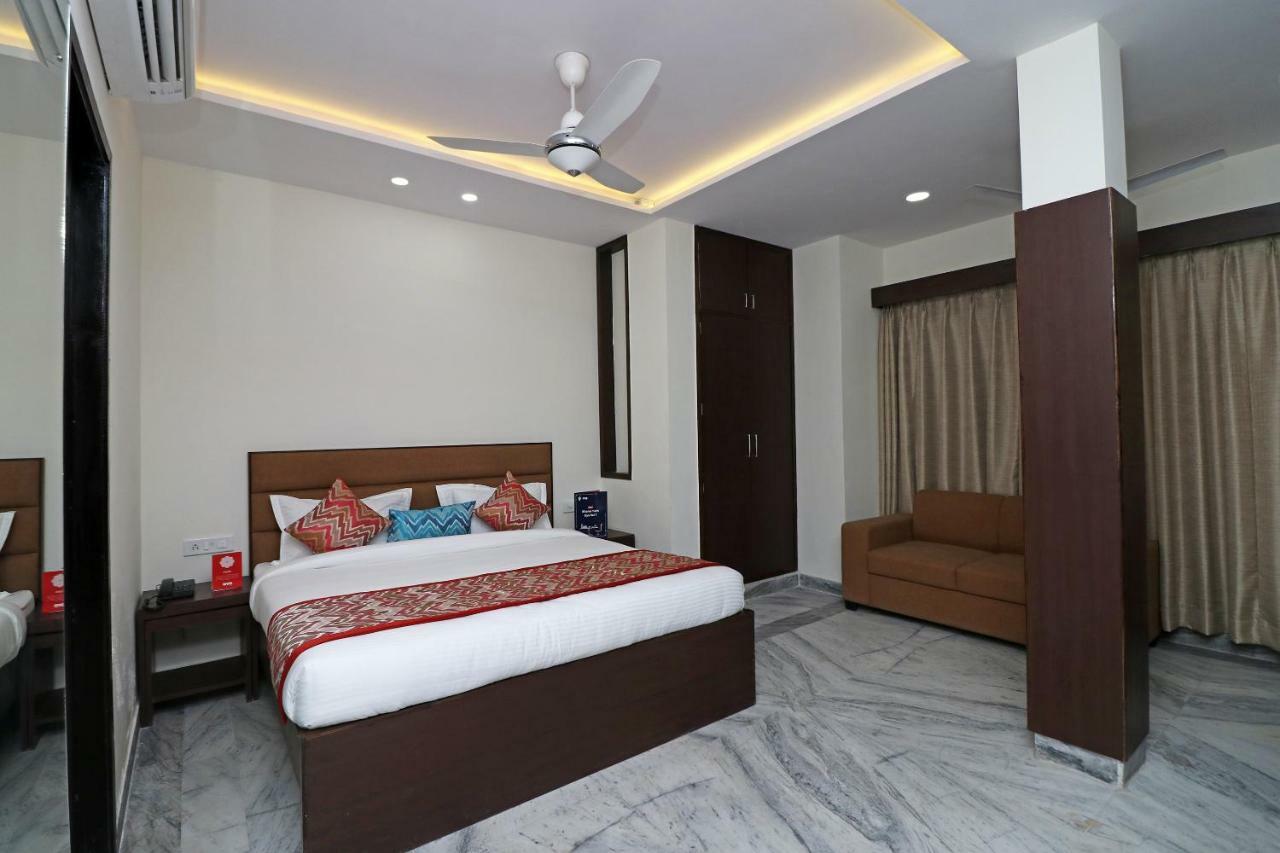 Hotel Sar Kamla Dham Skd Vrindavan Fully Vaccinated Staff Exteriör bild